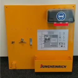 Wall station with battery maintenance set
