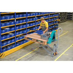 Ameise PTM 1.5, nosilnost 1500 kg, s škarjastim dvigom - primer uporabe