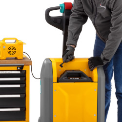 Jungheinrich AME 15 - Battery charging