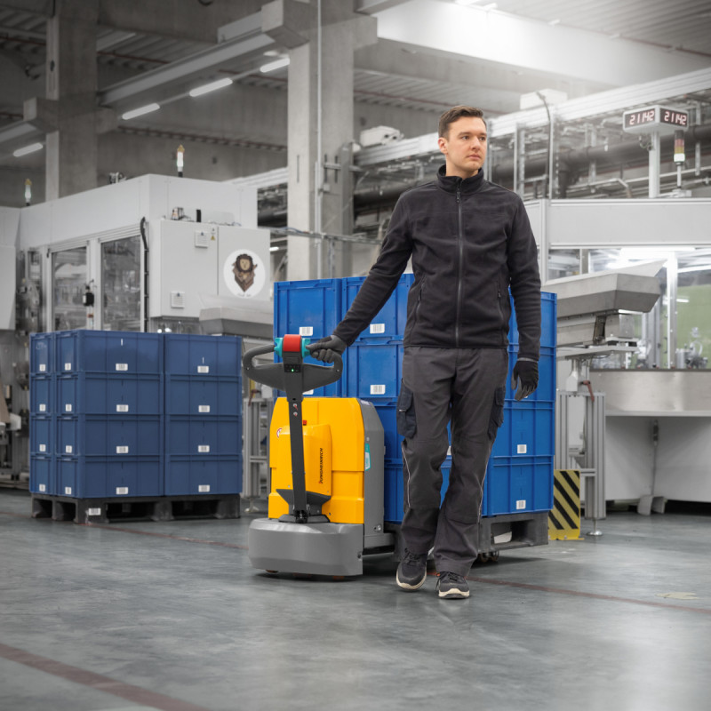 El. nizkodvižni viličar | Jungheinrich AME 15 | Nosilnost: 1500 kg