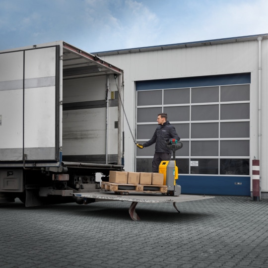 Jungheinrich AME 18: Usage on HGVs