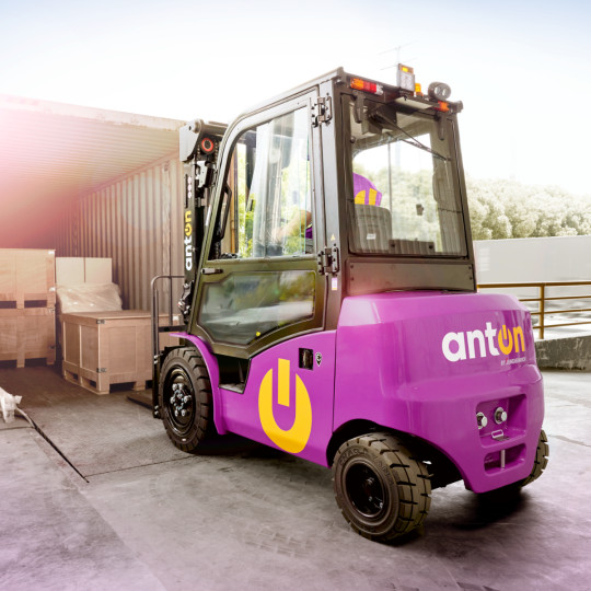 Anton by Jungheinrich Električni čelni viličar CBH