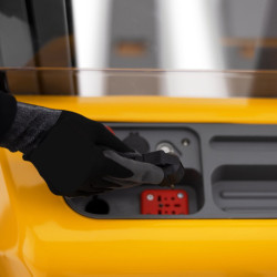 Električni visokodvižni viličar Jungheinrich AMC 12/z - Vgrajen polnilnik