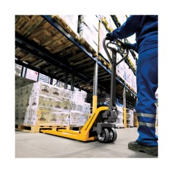 Ročni paletni viličar z nizkim profilom Jungheinrich AM 15l - Primer uporabe