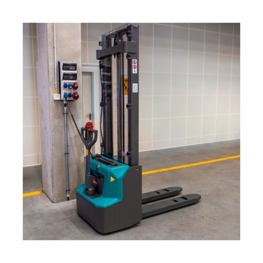 Electric stacker truck Ameise PSE 1.2 Li-ion: Integrated charger - charging at 230 V socket