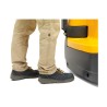 Jungheinrich EJC 110; Fully encased housing for protection against foot injuries